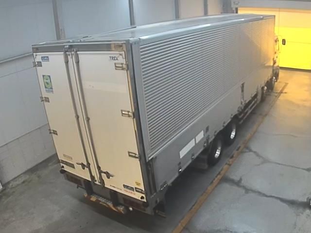 2012 Isuzu ウィング auction photo 2