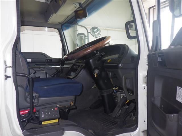 2012 Isuzu ウィング auction photo 6