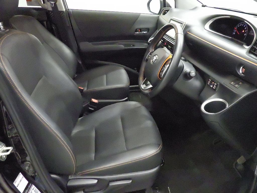 2018 Toyota Sienta G-Quero auction photo 6