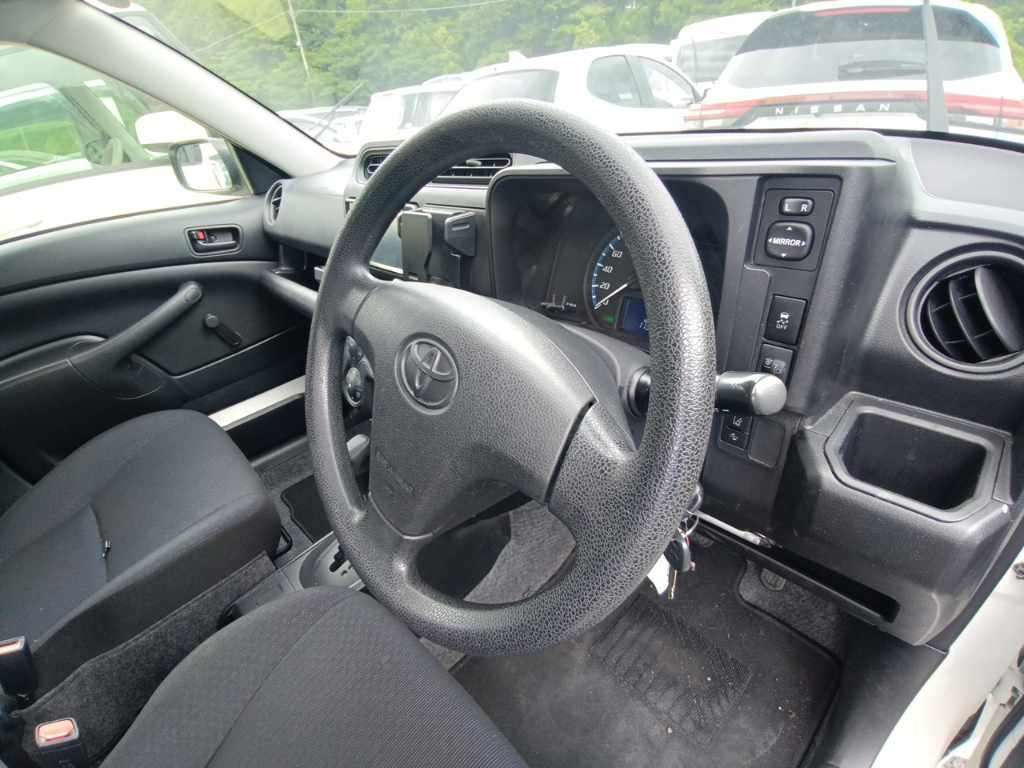 2020 Toyota Probox DX コンフォート auction photo 9