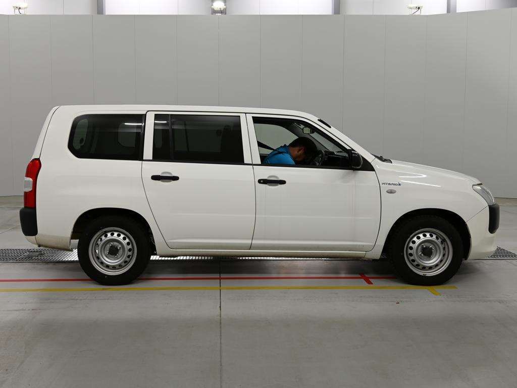 2020 Toyota Probox DX コンフォート auction photo 3