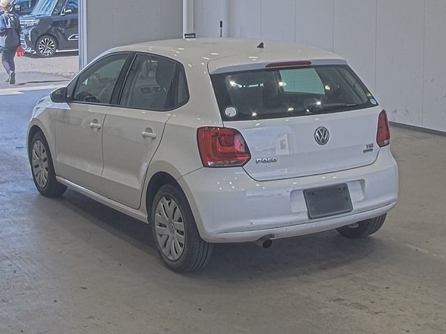 2013 Volkswagen VW ポロ TSI コンフォートライン auction photo 2