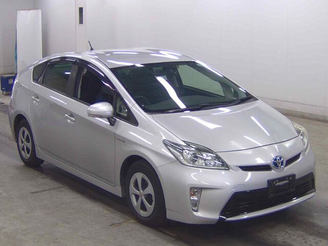 2015 Toyota Prius S Japan auction vehicle
