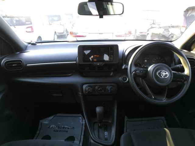 2023 Toyota Yaris auction photo 8