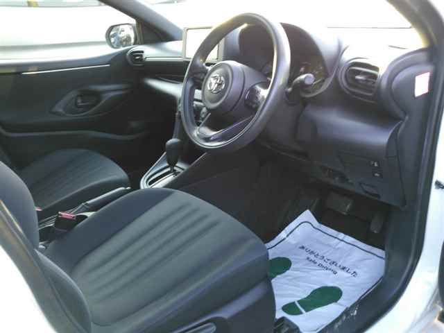 2023 Toyota Yaris auction photo 3