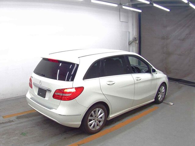 2013 Mercedes-Benz B-Class B180 auction photo 5