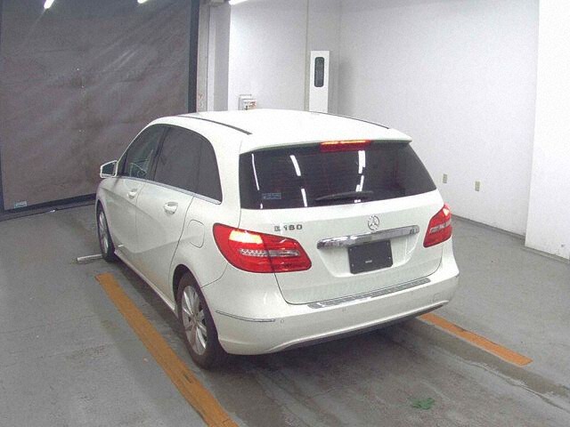 2013 Mercedes-Benz B-Class B180 auction photo 2