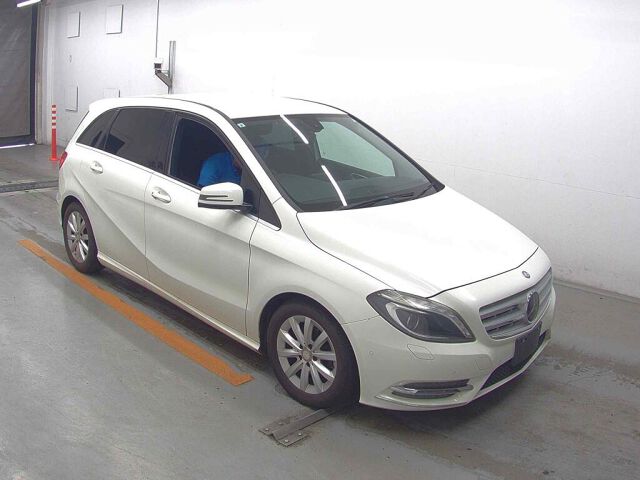Japan Auction Vehicles 8 2013 Mercedes-Benz B-Class B180 auction photo
