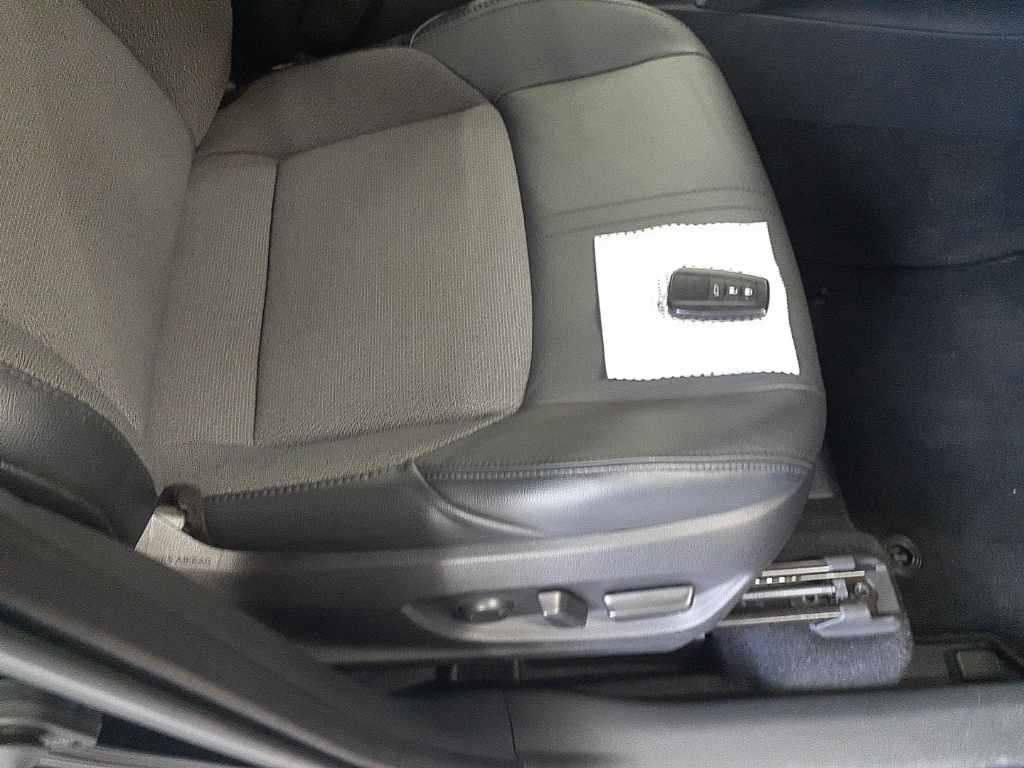2023 Toyota Corolla Cross Z auction photo 10