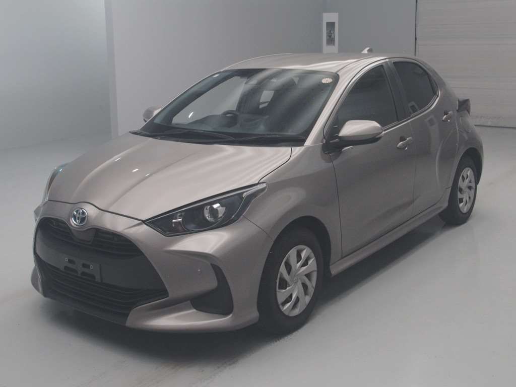2021 Toyota Yaris Hybrid X Japan auction vehicle