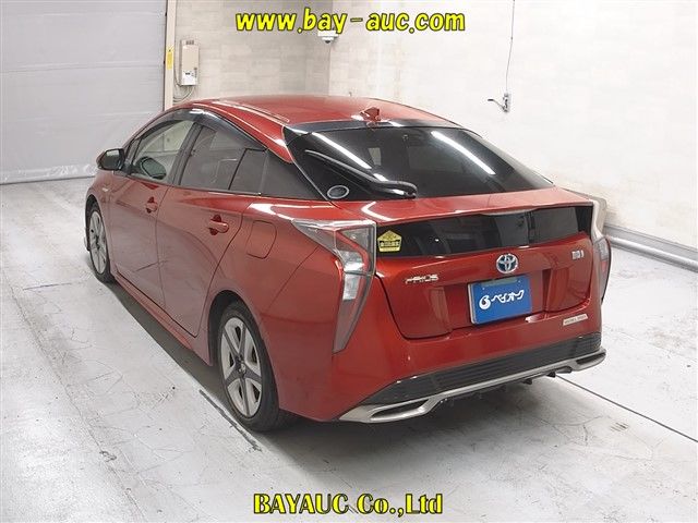2016 Toyota Prius Sツーリングセレクション auction photo 2