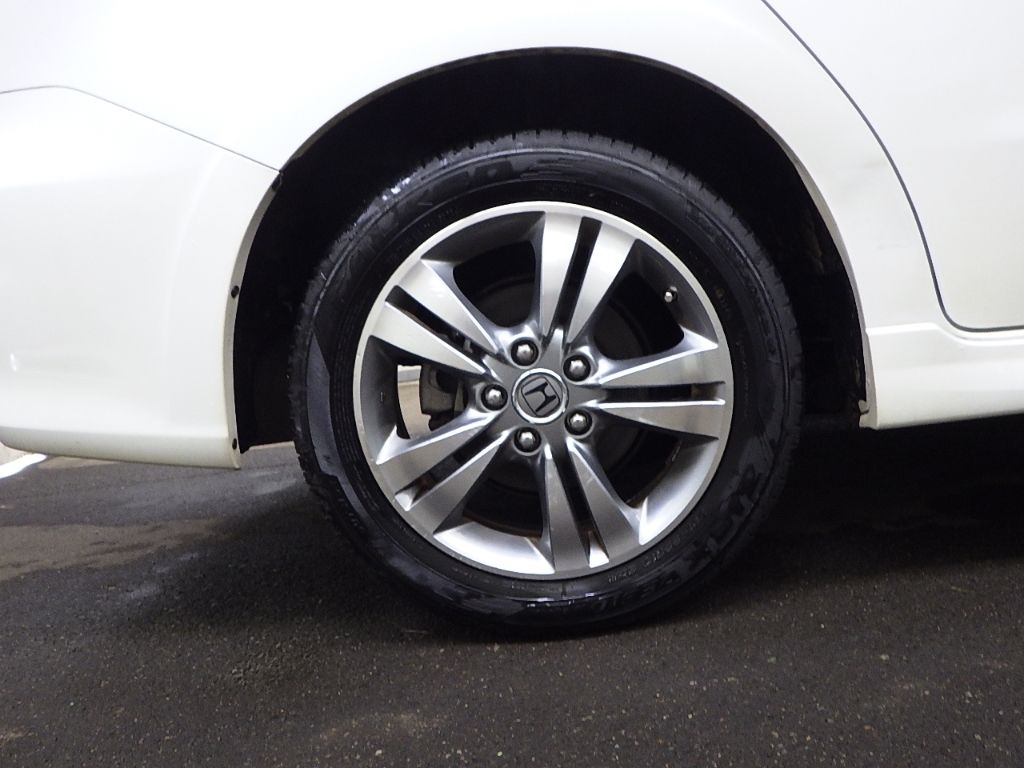 2013 Honda ストリーム 4WD RSZ auction photo 9