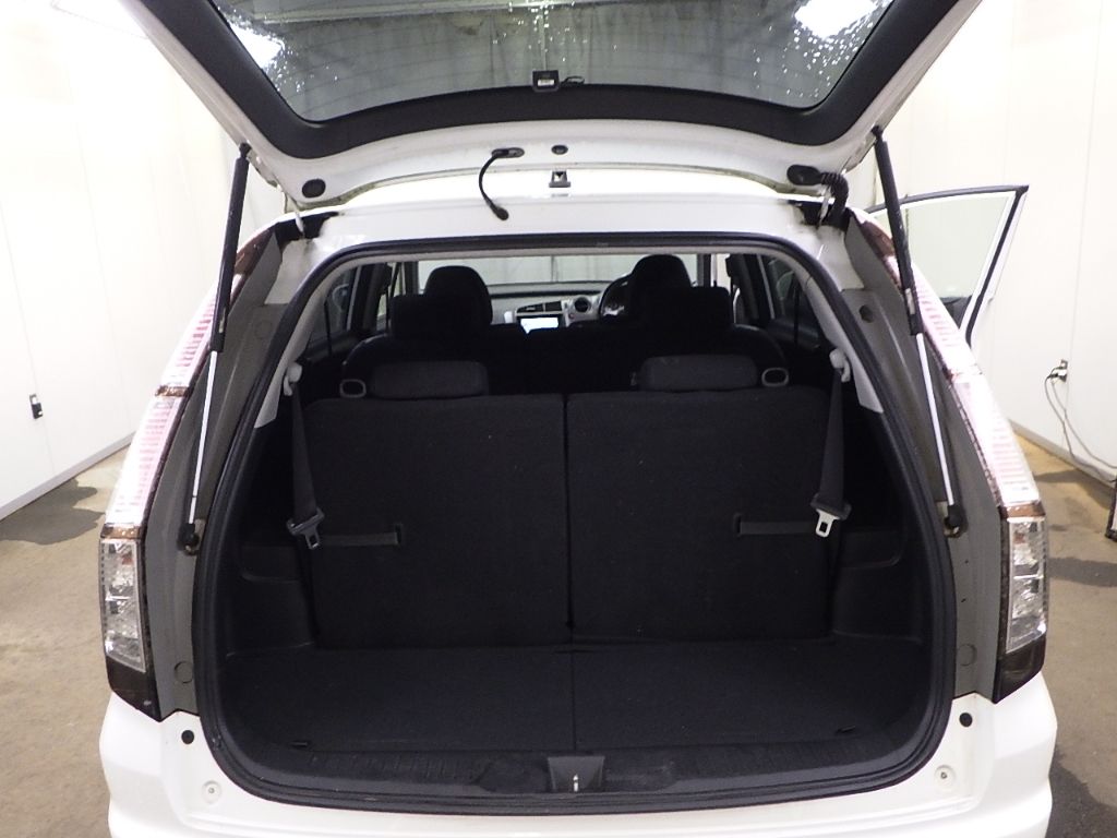 2013 Honda ストリーム 4WD RSZ auction photo 8