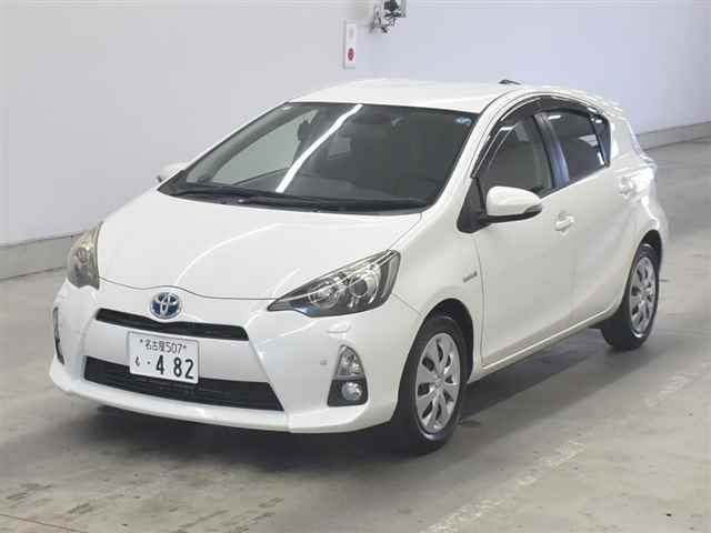 2013 Toyota Aqua G auction photo 4