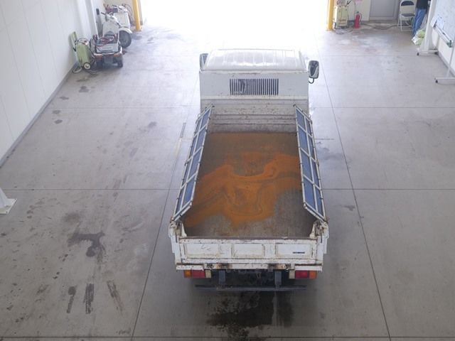 2006 Isuzu Elf 3-Ten Dump auction photo 3