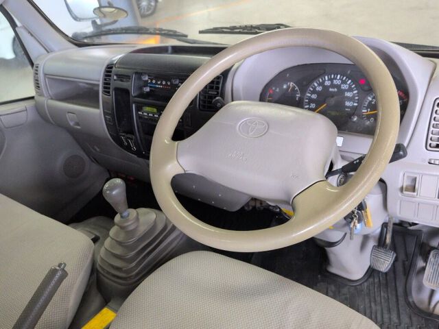 2012 Toyota Dyna LフルジャストローP/G auction photo 6