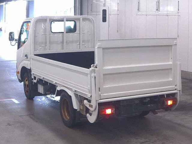 2012 Toyota Dyna LフルジャストローP/G auction photo 2