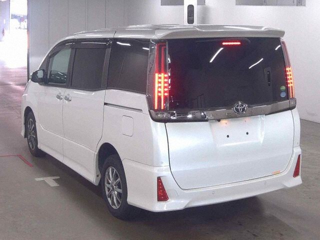 2019 Toyota Noah SI WXB 2 4WD auction photo 2