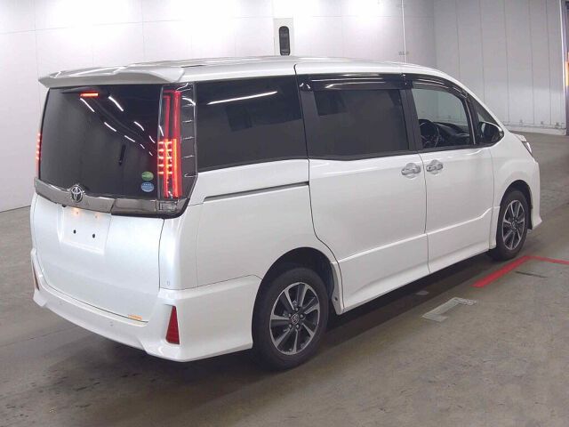 2019 Toyota Noah SI WXB 2 4WD auction photo 5