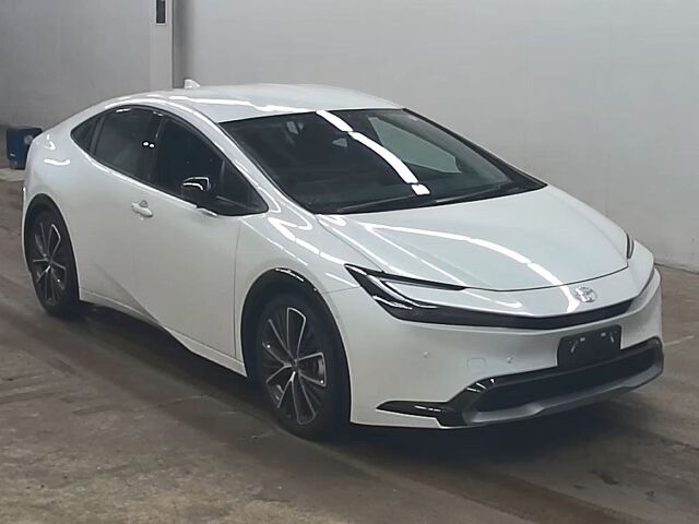 Japan Auction Vehicles 5 2023 Toyota Prius Z 4WD auction photo