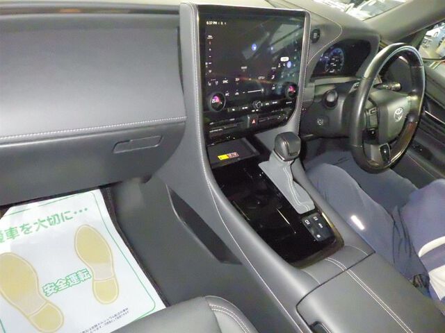 2024 Toyota Alphard Z 4WD auction photo 3