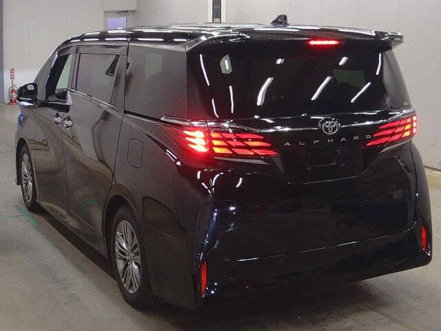2024 Toyota Alphard Z 4WD auction photo 2