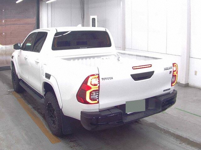 2023 Toyota Hilux Z GR Sport 4WD auction photo 2