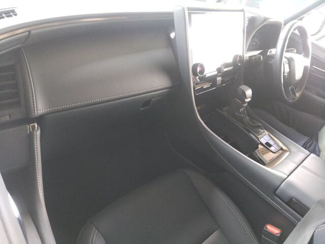 2024 Toyota Alphard Z auction photo 3