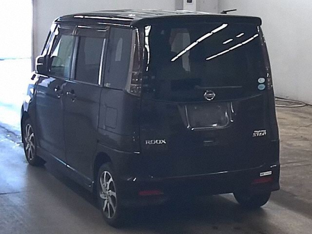 2010 Nissan Roox ハイウェイスター 4WD auction photo 2