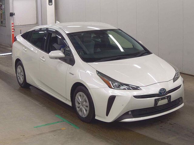 2019 Toyota Prius S Japan auction vehicle