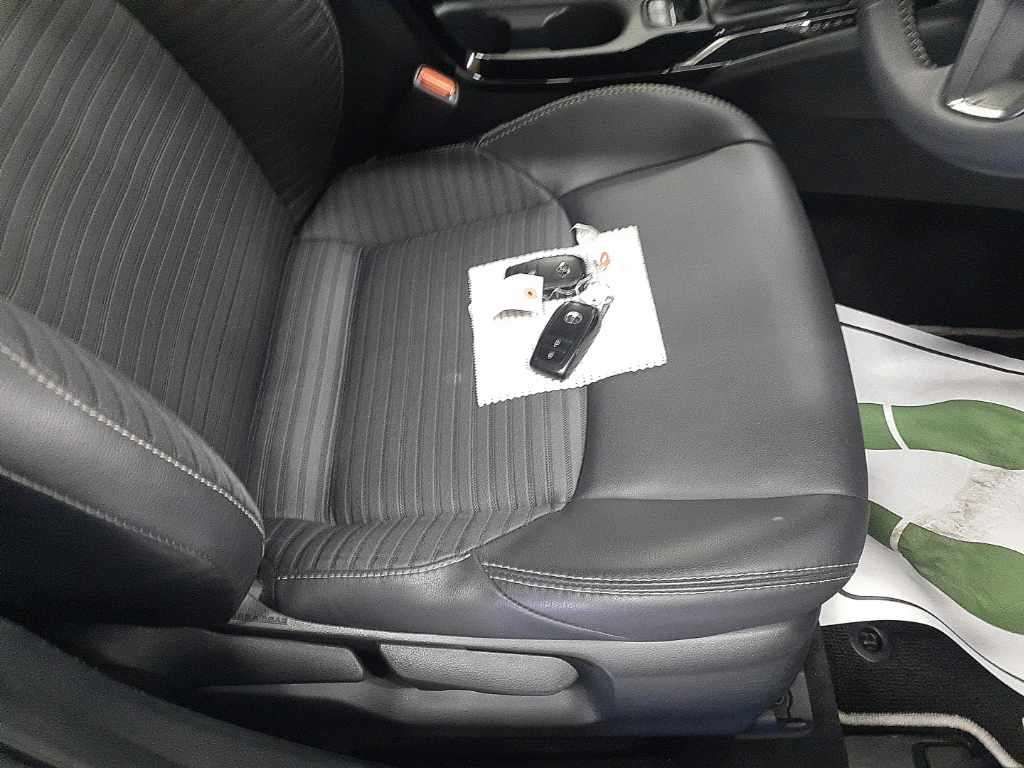 2023 Toyota Corolla Touring ハイブリッド ダブルバイビー auction photo 10