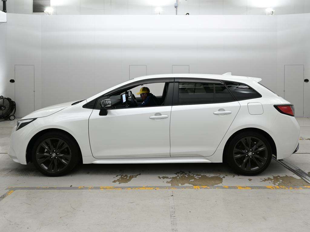 2023 Toyota Corolla Touring ハイブリッド ダブルバイビー auction photo 4