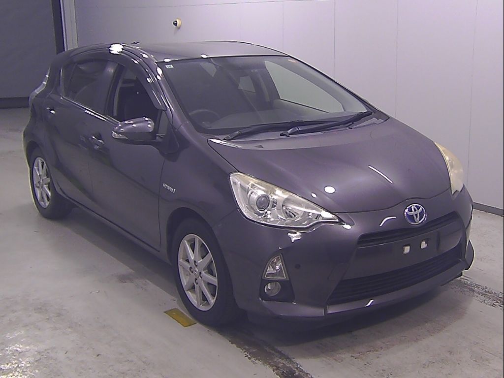 Japan Auction Vehicles 14 2013 Toyota Aqua G auction photo