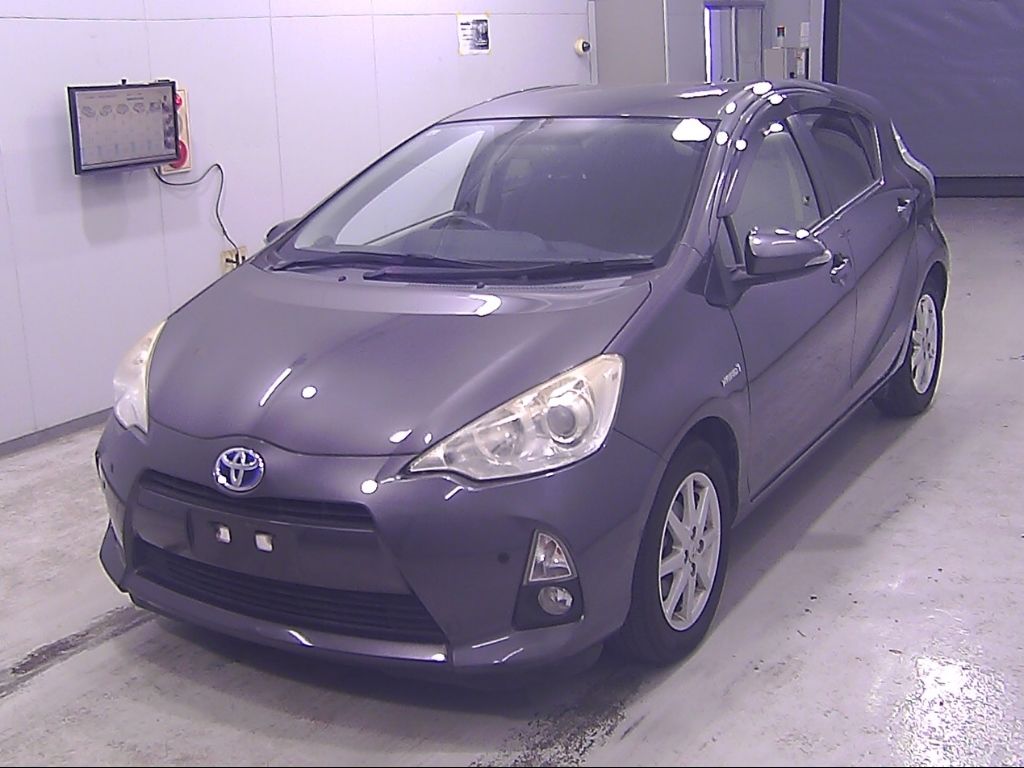 2013 Toyota Aqua G auction photo 4