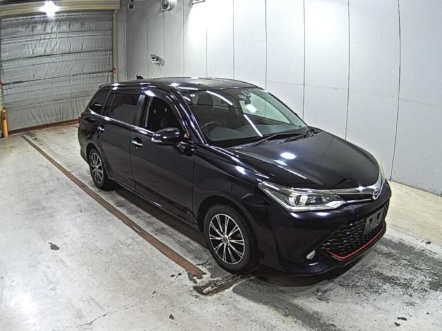 2016 Toyota Corolla Fielder 1.5G プラスレッド Japan auction vehicle