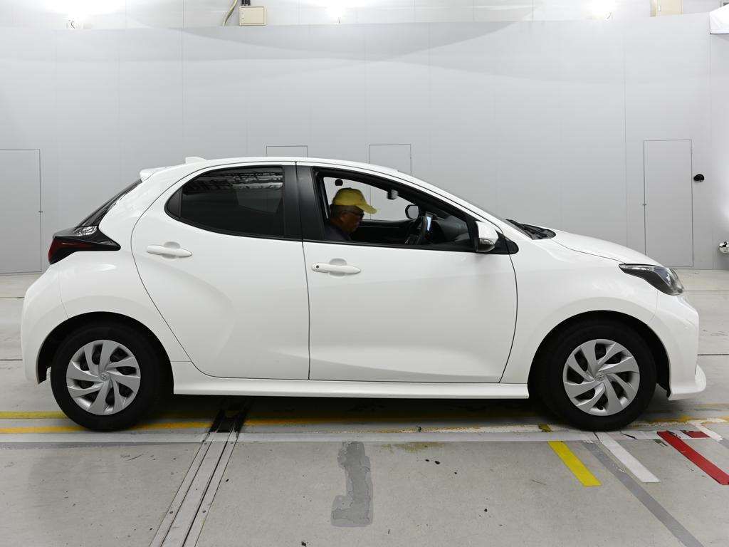 2023 Toyota Yaris X スマートエントリーPKG auction photo 3