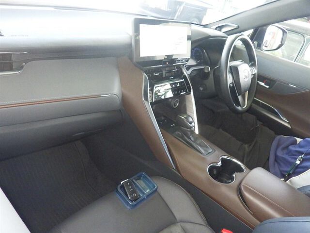 2024 Toyota Harrier Z auction photo 3