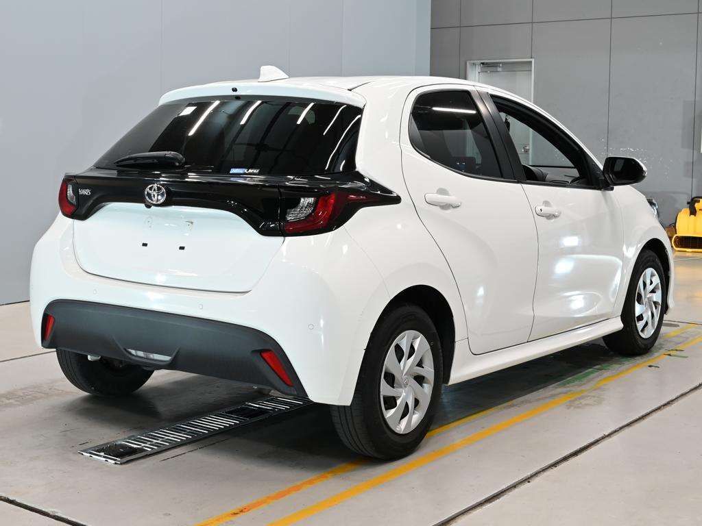 2021 Toyota Yaris X auction photo 2