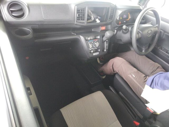 2023 Daihatsu Mira e:S L auction photo 3