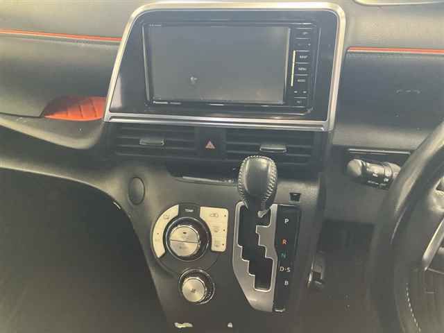 2017 Toyota Sienta G auction photo 6