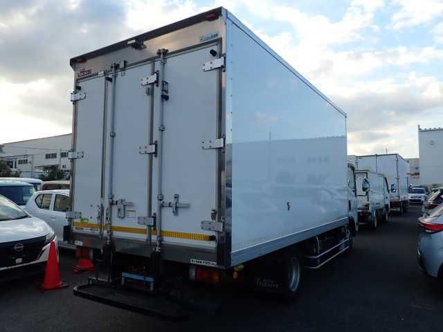 2021 Isuzu Elf 2.95t refrigerated auction photo 2