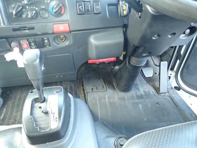 2021 Isuzu Elf 2.95t refrigerated auction photo 8