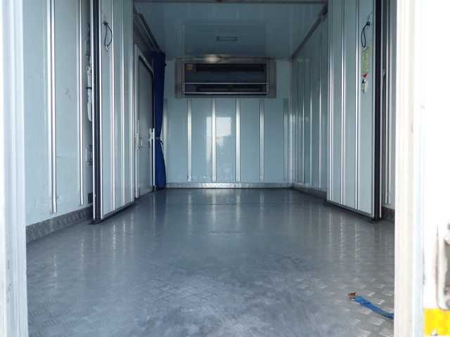 2021 Isuzu Elf 2.95t refrigerated auction photo 3