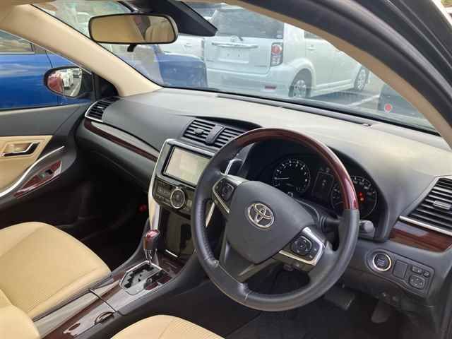 2018 Toyota Premio 1.8X EXパッケージ auction photo 3