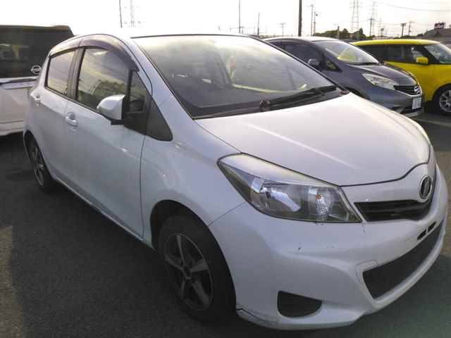 Japan Auction Vehicles 10 2013 Toyota Vitz Fスマイルエディション auction photo