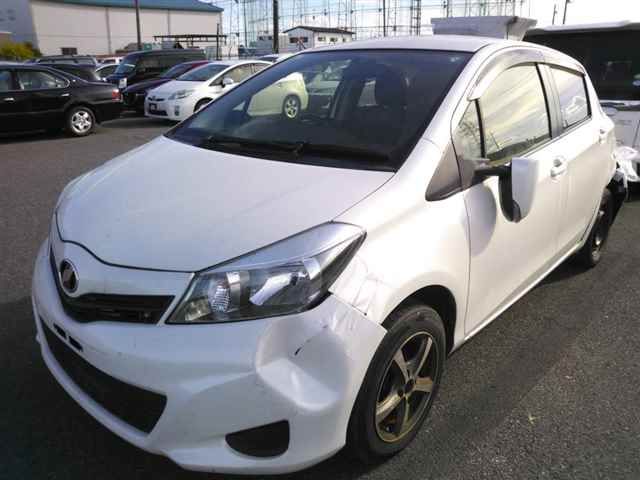 2013 Toyota Vitz Fスマイルエディション auction photo 4