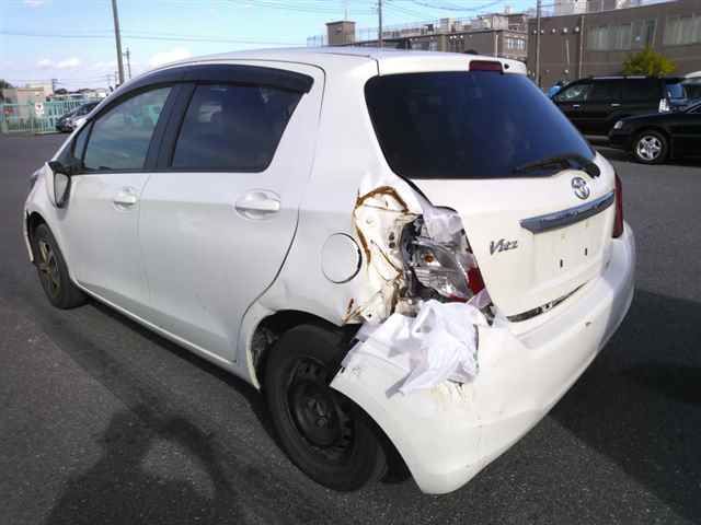 2013 Toyota Vitz Fスマイルエディション auction photo 2