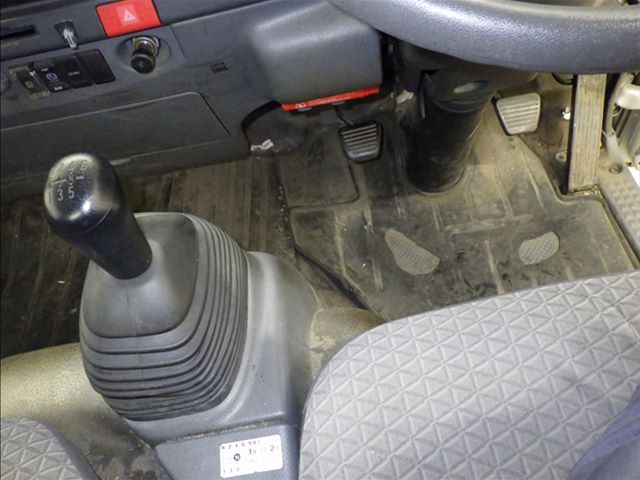 2019 Isuzu Elf covered car auction photo 8