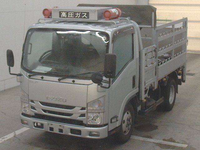 2019 Isuzu Elf covered car Japan auction vehicle