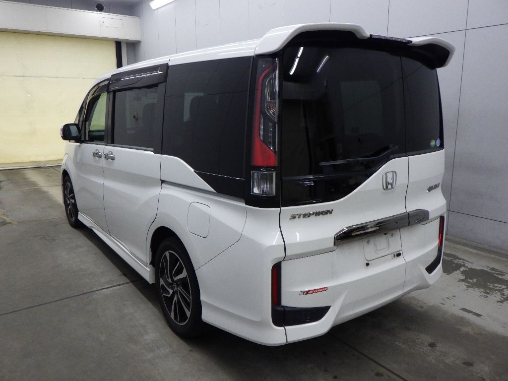 2017 Honda Stepwgn クールスピリットホンダセンシング 8人 auction photo 5